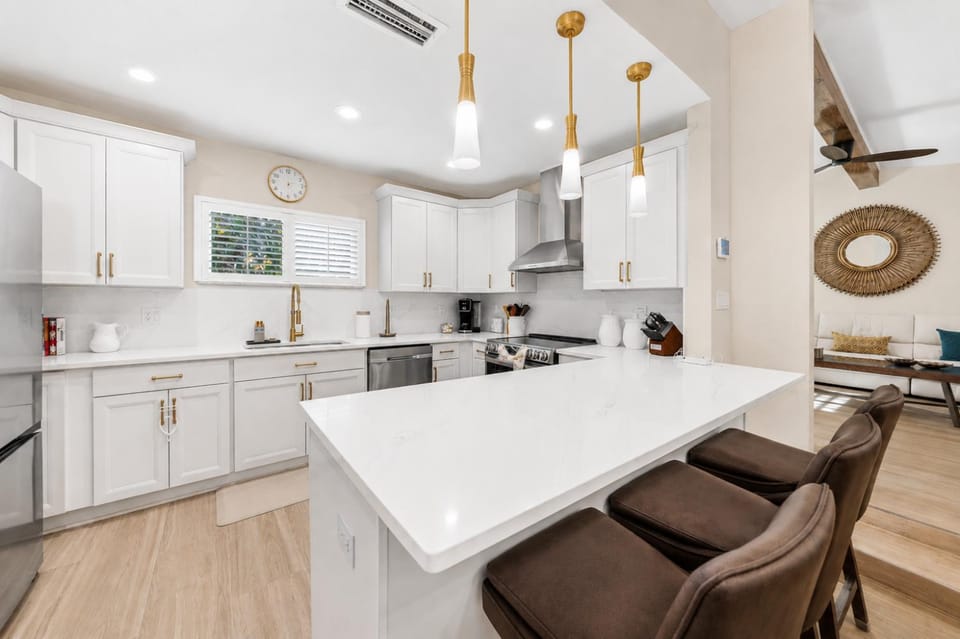 Luxe 4BR Tampa Escape w Private Pool Near Beaches House in Tampa