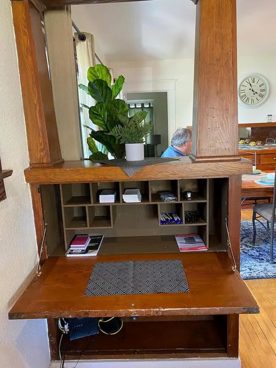 "Univeristy" Charming Craftsman - 3 bd, 2ba in Riverside House in Riverside