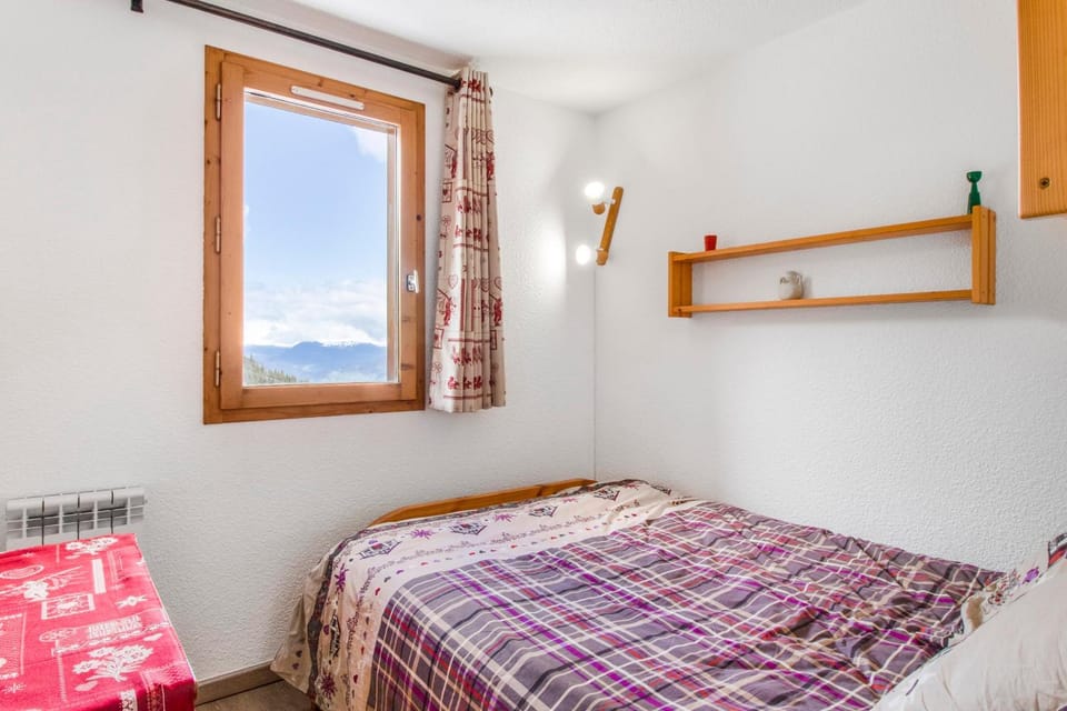 Cimes 2 #15 - 4 guests - Ski in - Ski out Apartment in Les Allues
