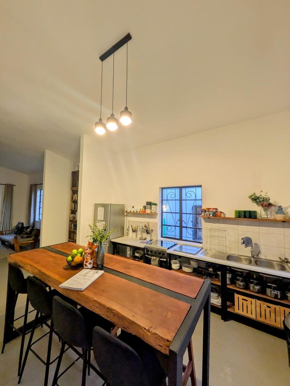 Kitchen or kitchenette, Dining area, stove