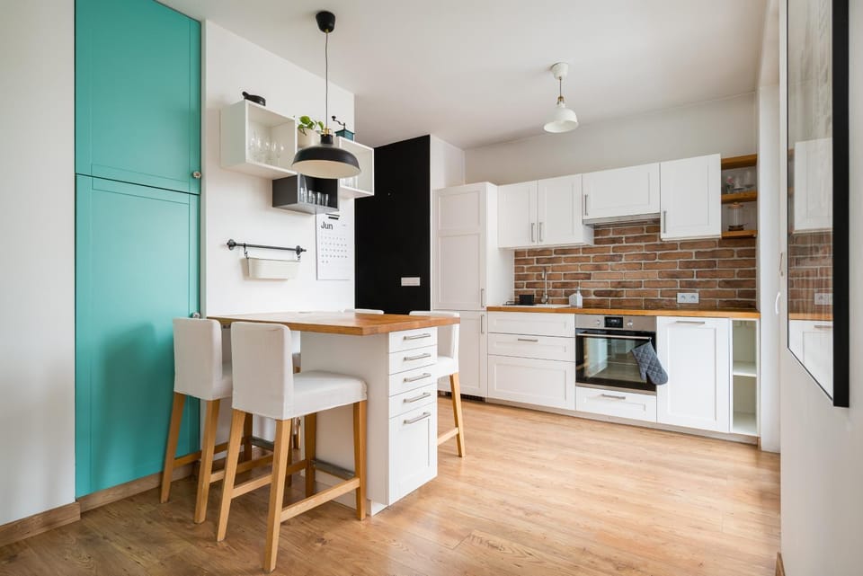 Kitchen or kitchenette, Dining area, dishwasher, oven, stove