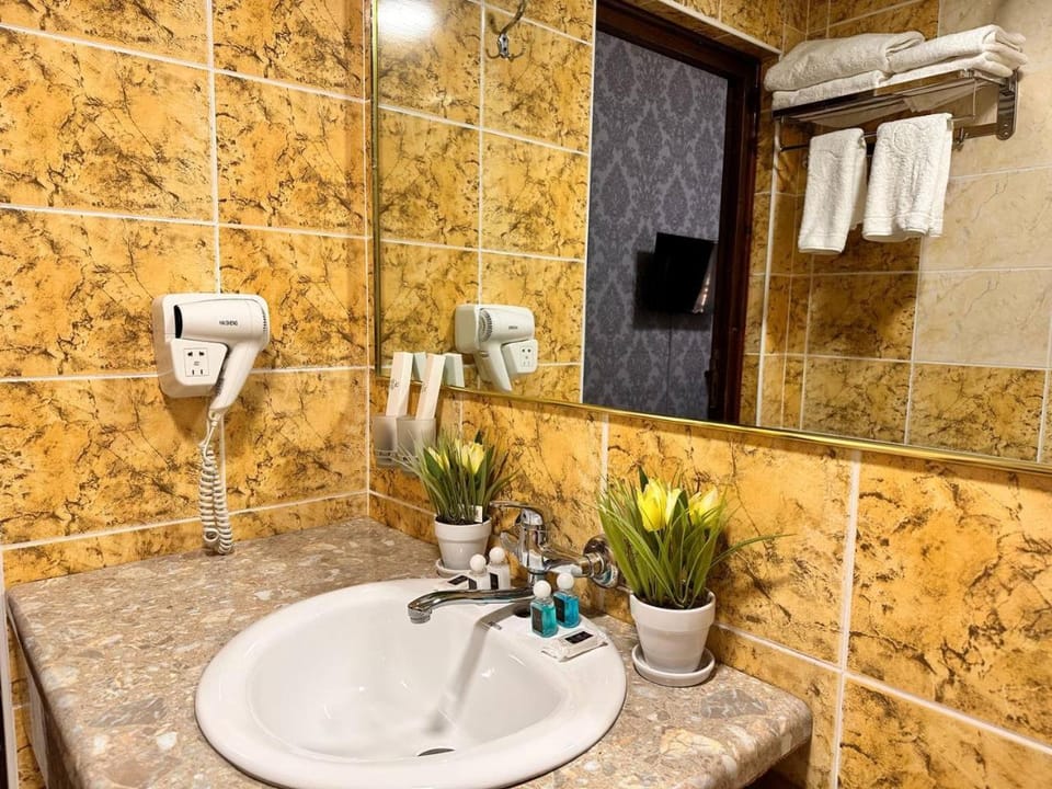 Shower, Bathroom, heating, towels