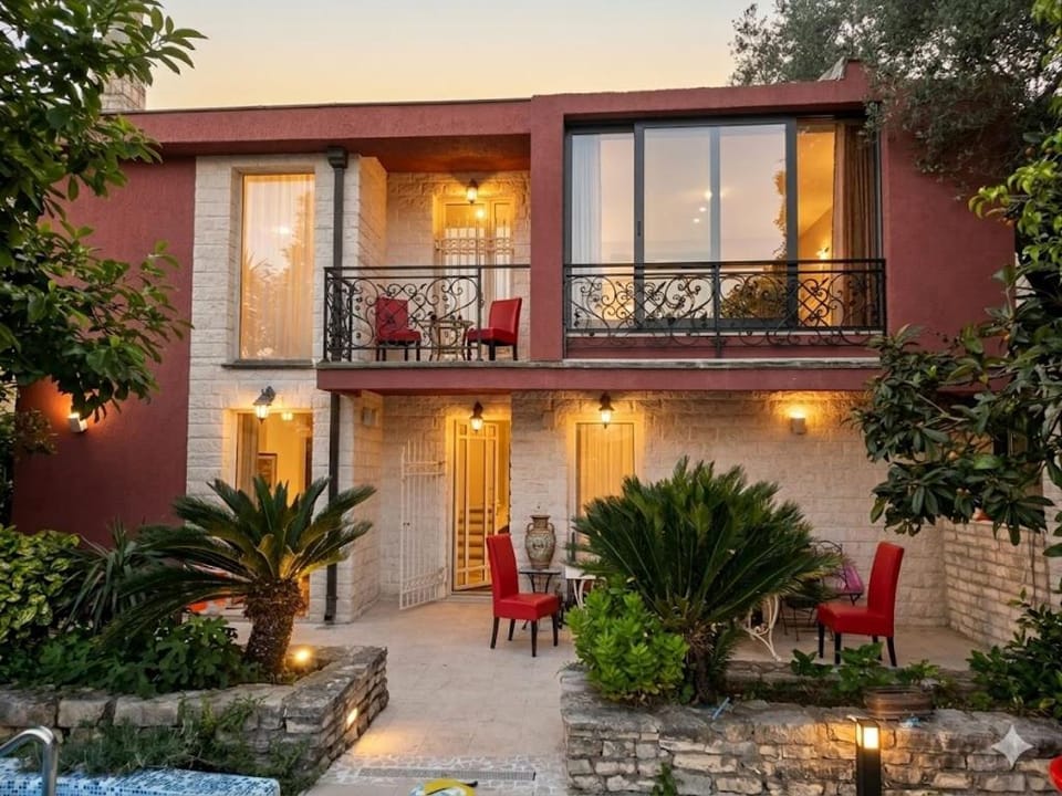 Property building, Balcony/Terrace