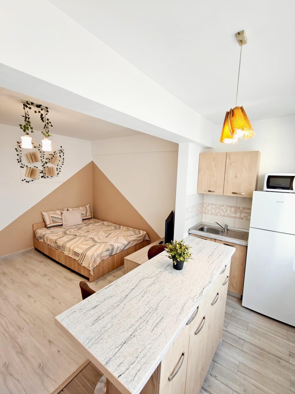 Quiet & Bright Studio - Near Natural Delta Chiajna Apartment in Romania