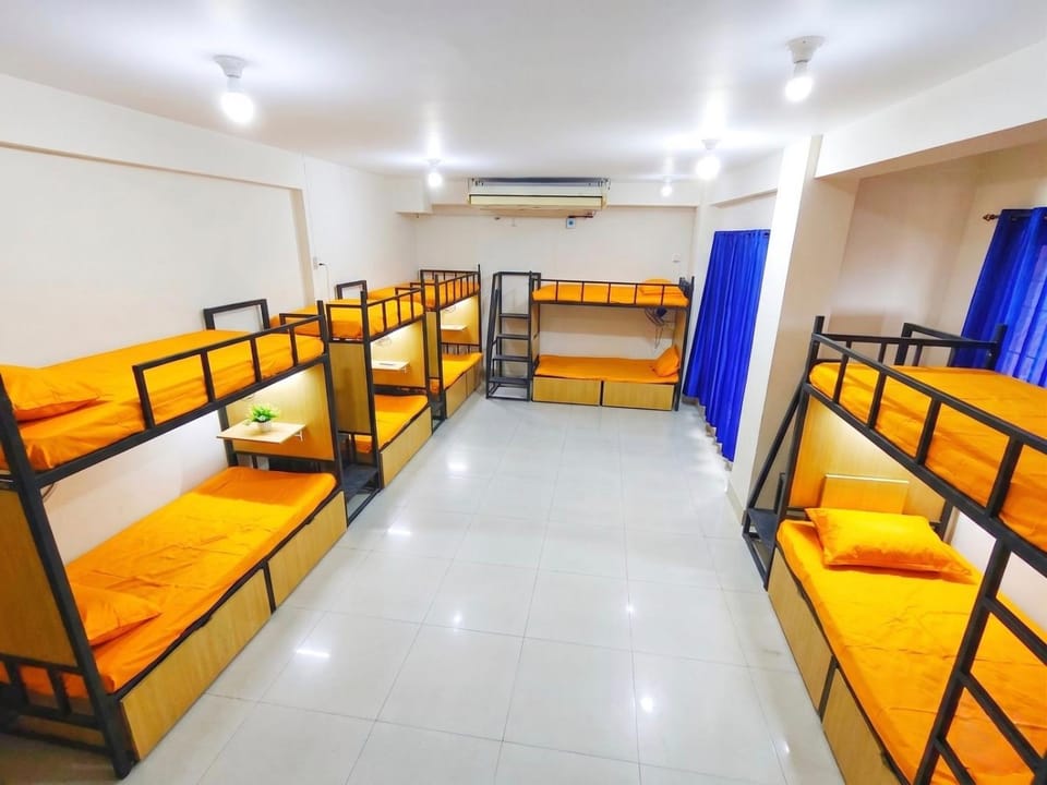Younic Hostel Baridhara Male Hostel in Dhaka