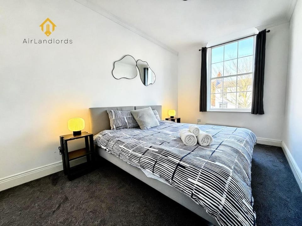 Central 2 bedroom Flat in the Heart of Reading Apartment in Reading