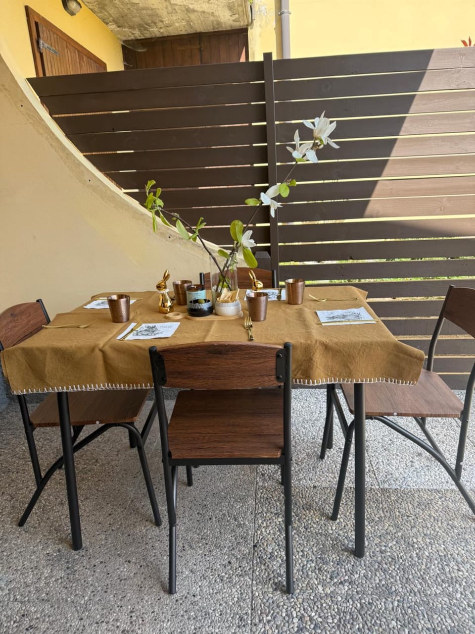Patio, Dining area