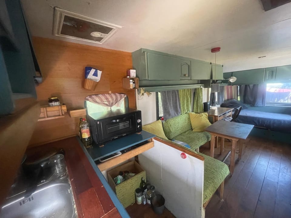 Private room and shared kitchen in vintage caravan Countryside views Bed and Breakfast in Selva