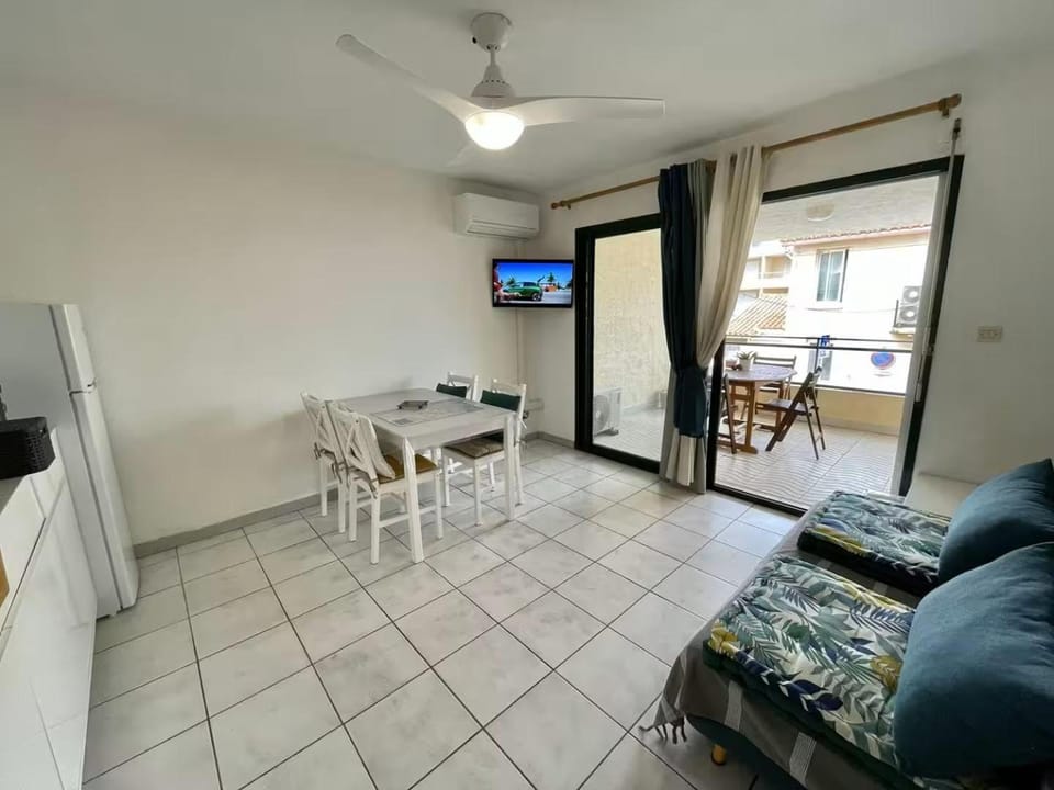 Patio, Dining area