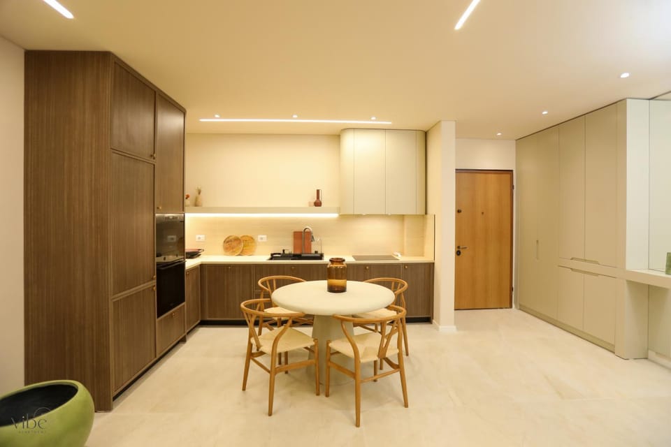 Dining area, kitchen