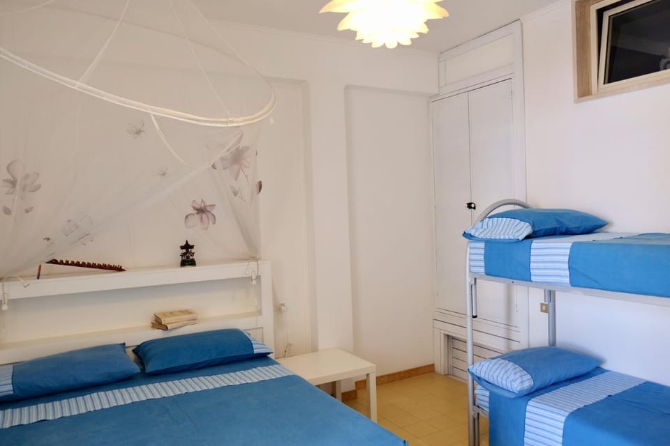 Bed, Photo of the whole room, Bedroom, bunk bed