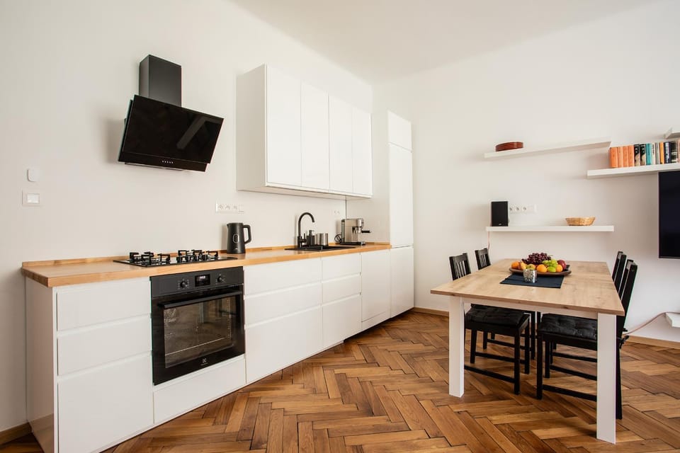 Coffee/tea facilities, Dining area, kitchen