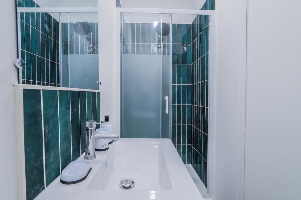 Bright & Modern Pied-à-terre - High-Speed Wi-Fi Apartment in Amiens