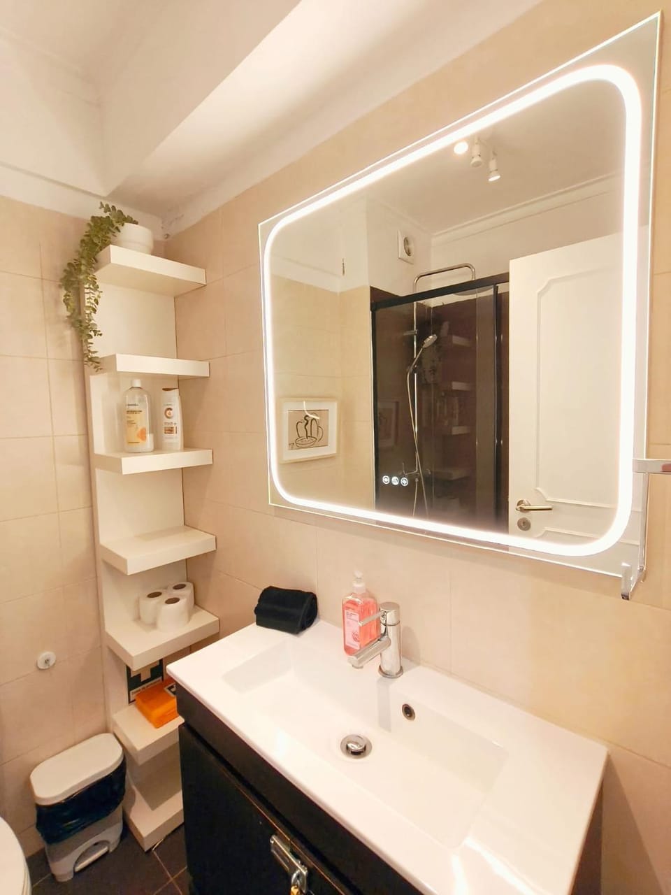 5 Min Ferry to Lisbon - Balcony - 2BR Apartment in Lisbon District