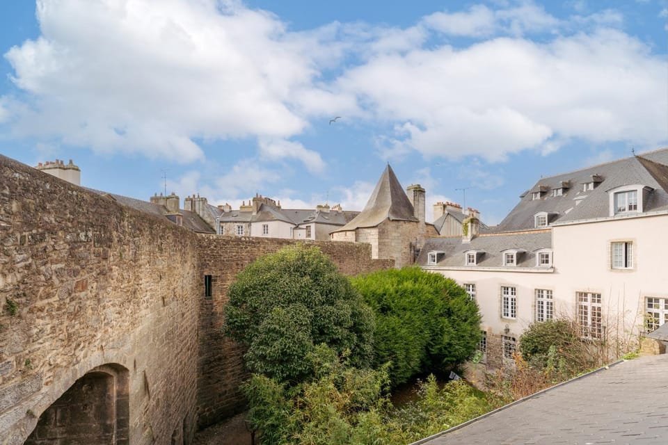 View (from property/room), City view, Garden view