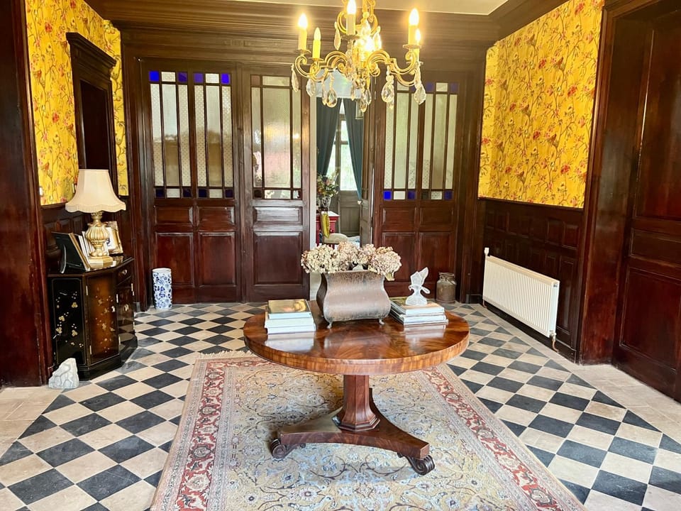 Facade/entrance, Internal: Not applicable to any particular room