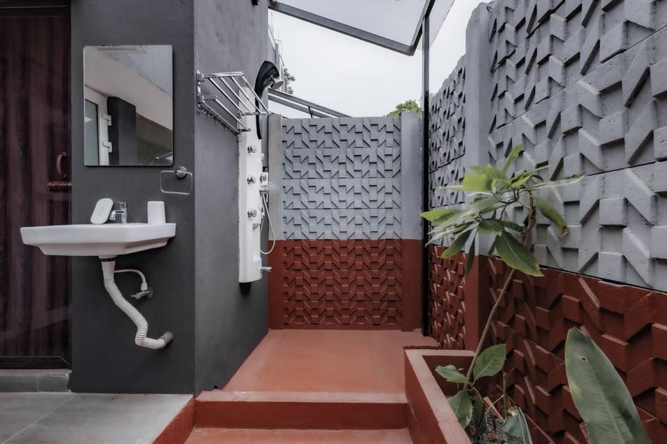 Nitz the loft Bed and Breakfast in Puducherry, India
