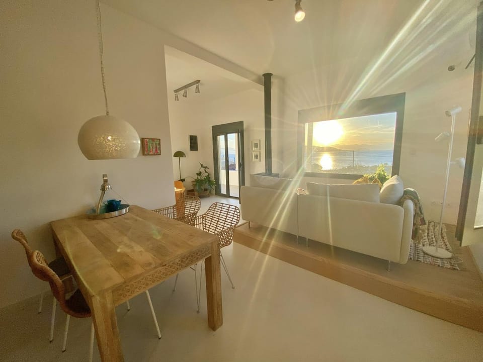 Living room, Seating area, Dining area, Sea view, Sunset