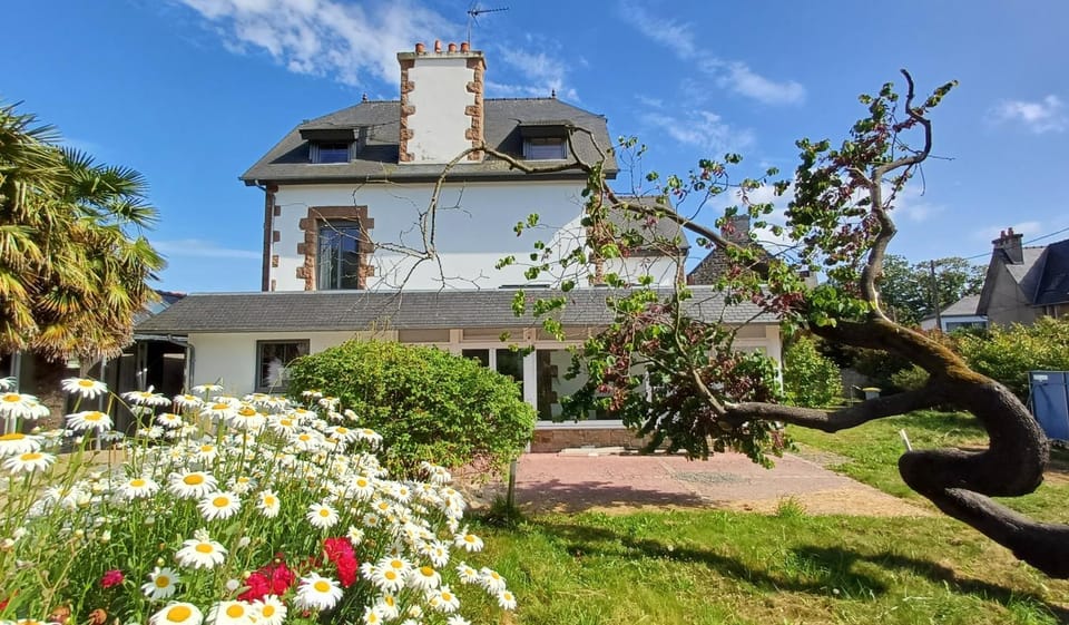 Appartement T4 Haut Standing dans une belle maison familiale House in Lannion