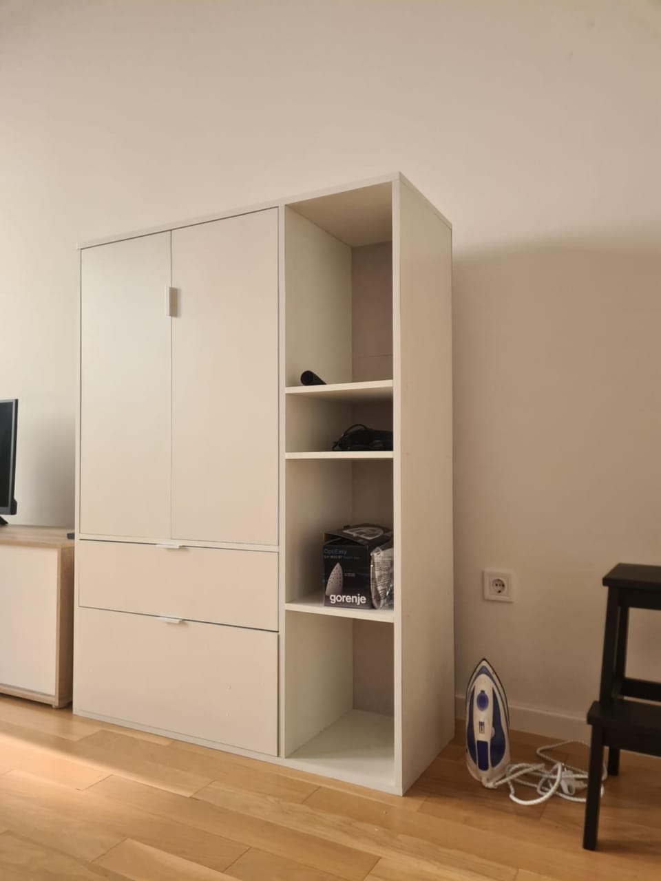 wardrobe