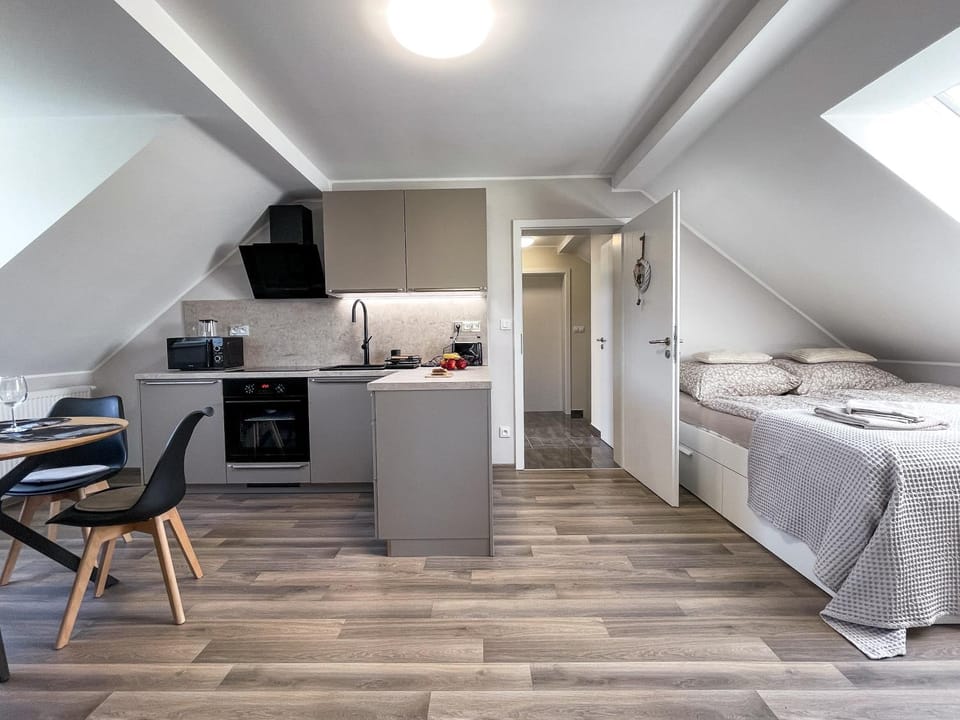 Bed, Kitchen or kitchenette, kitchen