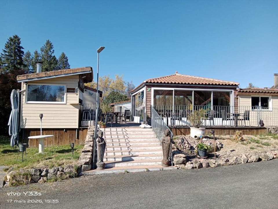 La Sapinière 24 maison 6 personnes étang piscine mini golf House in Nouvelle-Aquitaine