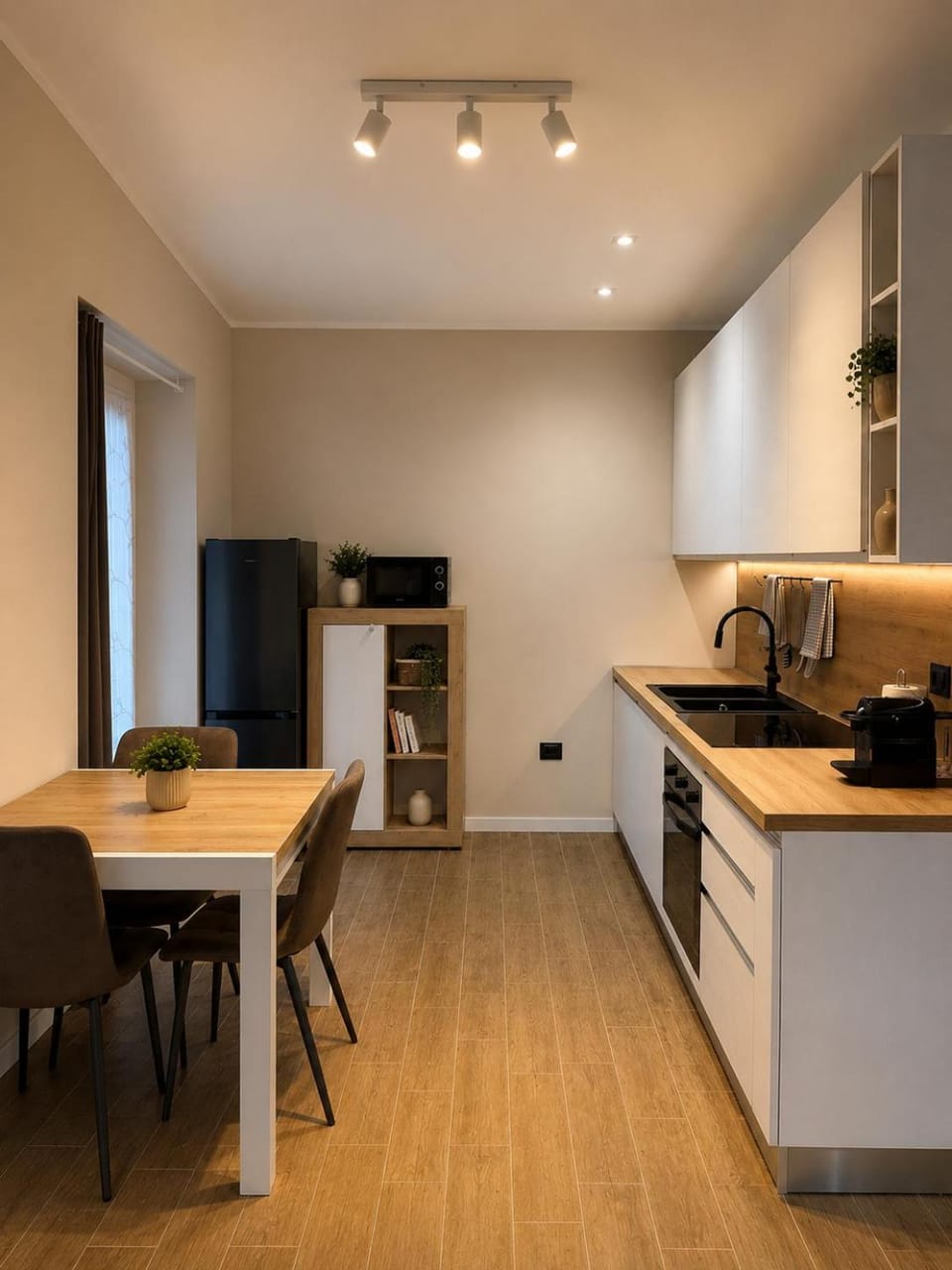 Kitchen or kitchenette