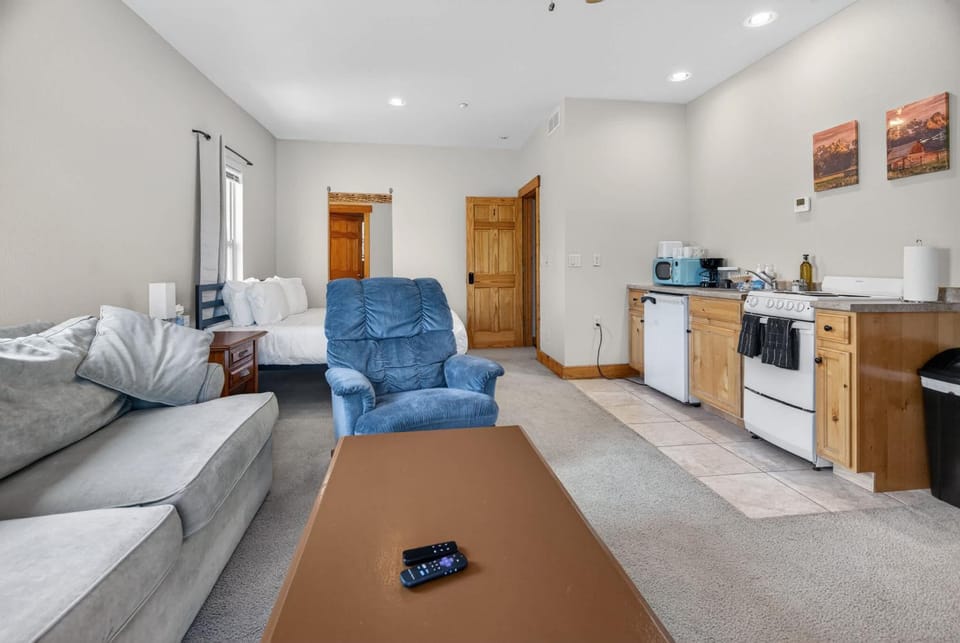 1BR Mountain View Studio Retreat Near Fort Collins Apartment in Colorado