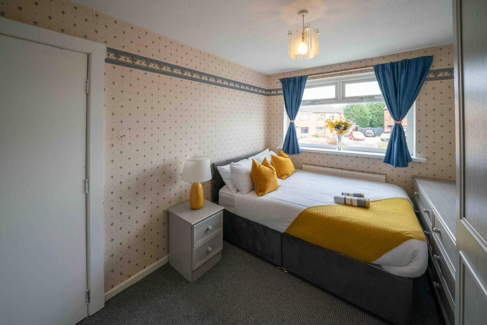 Bed, Bedroom