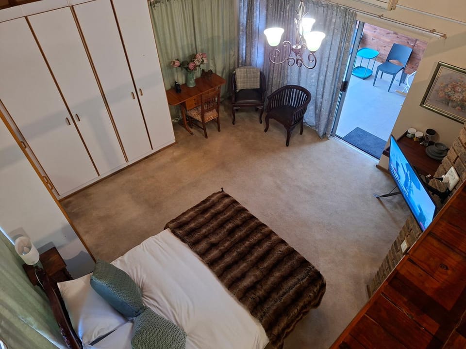 Bed, TV and multimedia, Coffee/tea facilities, View (from property/room), Bedroom