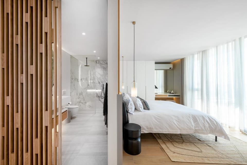 Bed, Bathroom, Bedroom