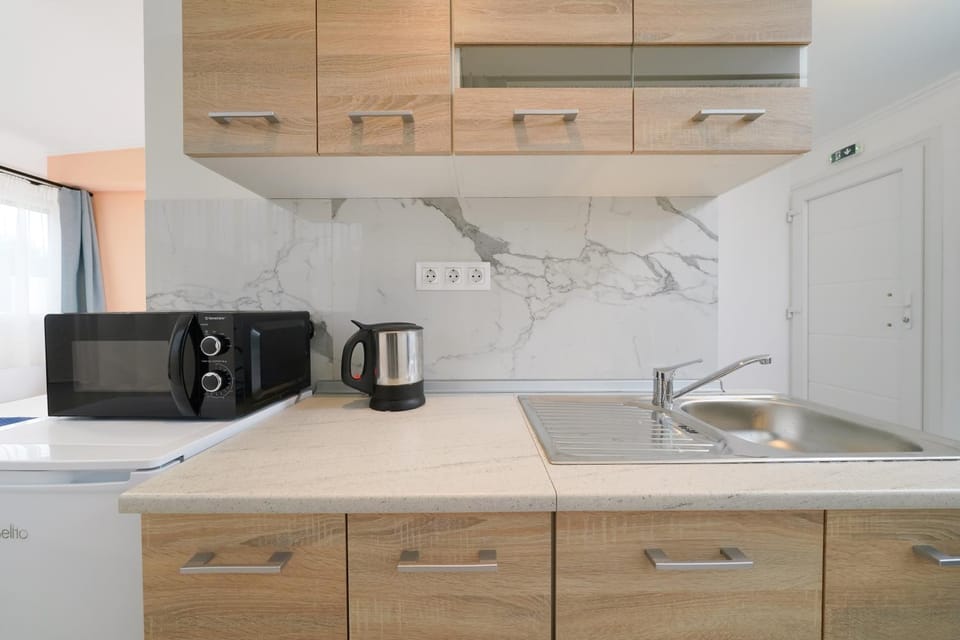 Property building, Kitchen or kitchenette, microwave