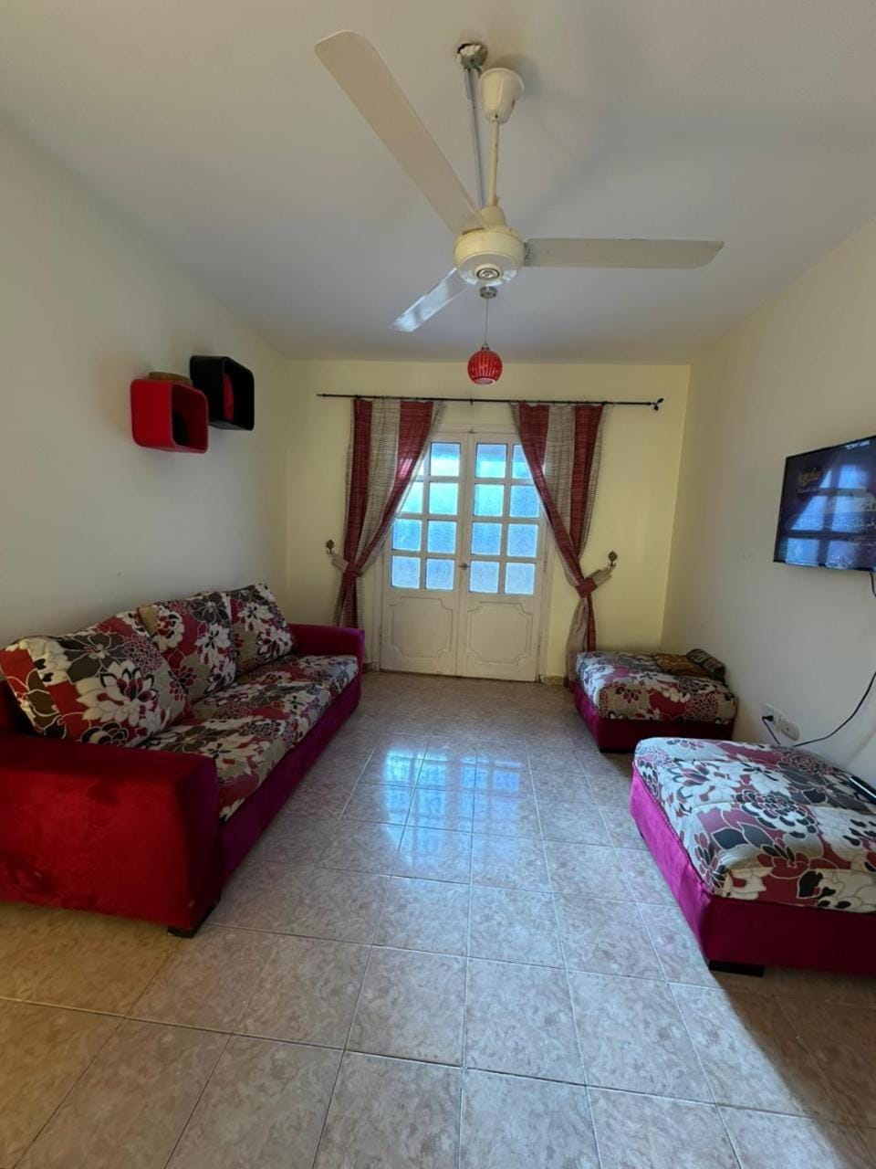 للإيجار بمارسيليا بيتش1 شاليه دور اول علوي Apartment in Egypt