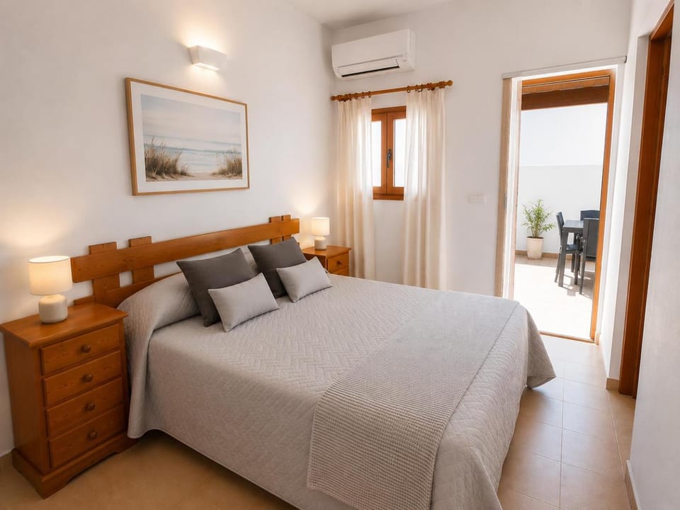 Patio, Bed, Sea view, Sunset, Quiet street view, wardrobe, air conditioner