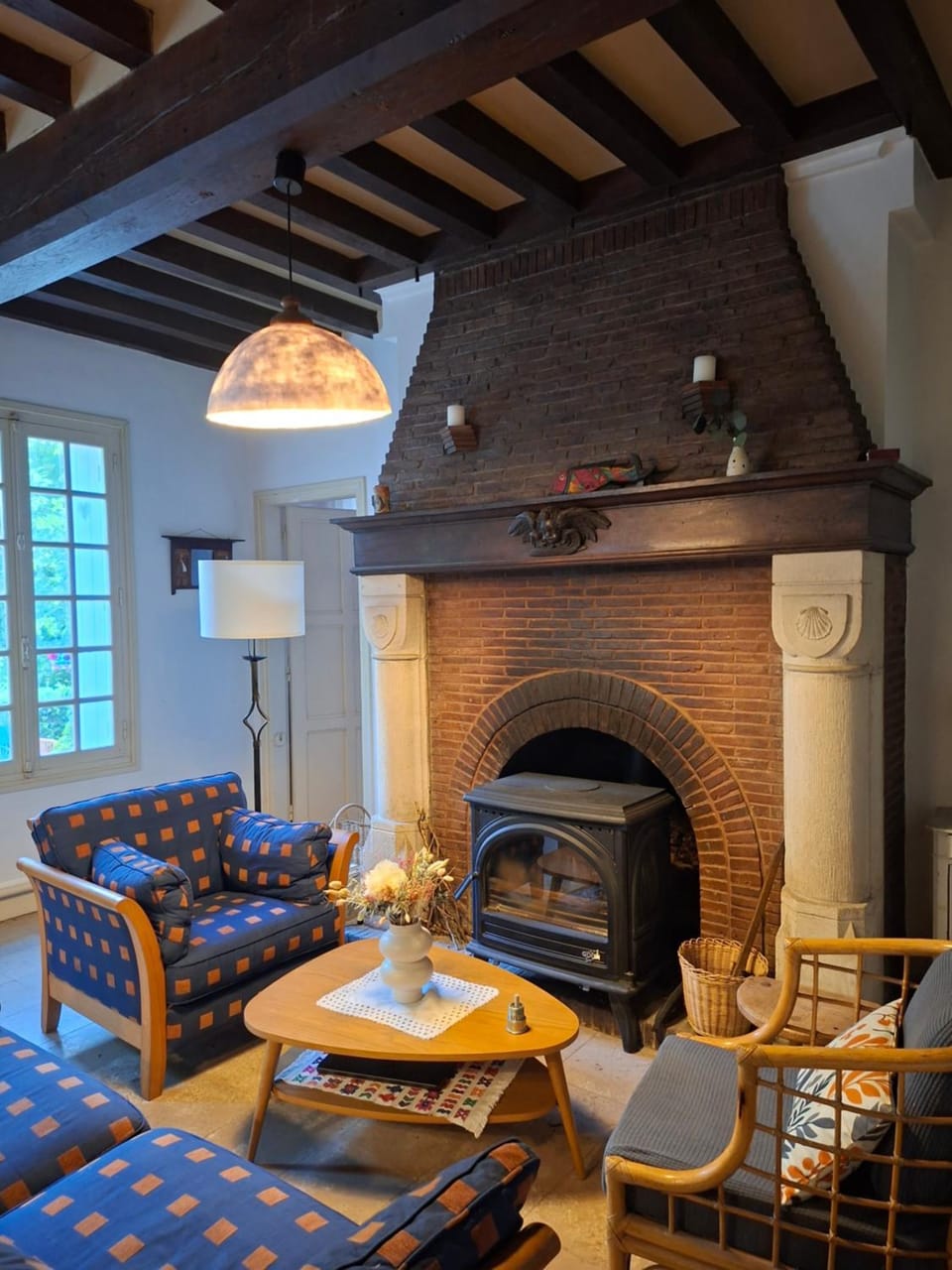 Living room, fireplace