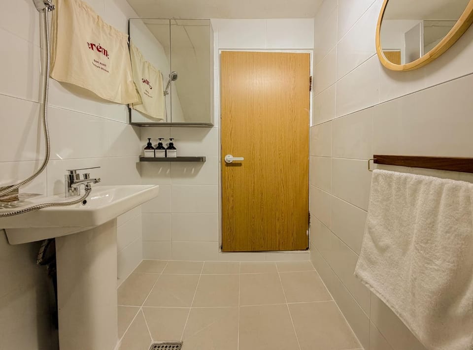 Shower, Bathroom, towels