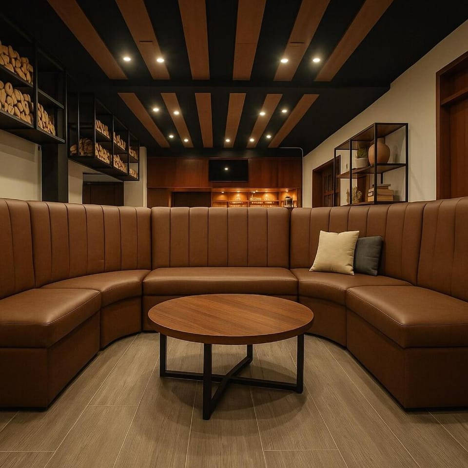 Luxury Industrial Vault, Wifi, Dry Cleaning, 5 rooms, Pool House in Arequipa