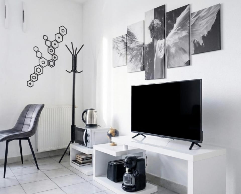 Communal lounge/ TV room, TV and multimedia
