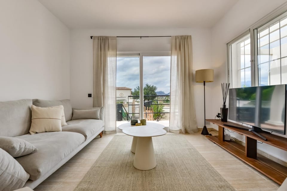 Communal lounge/ TV room, Living room