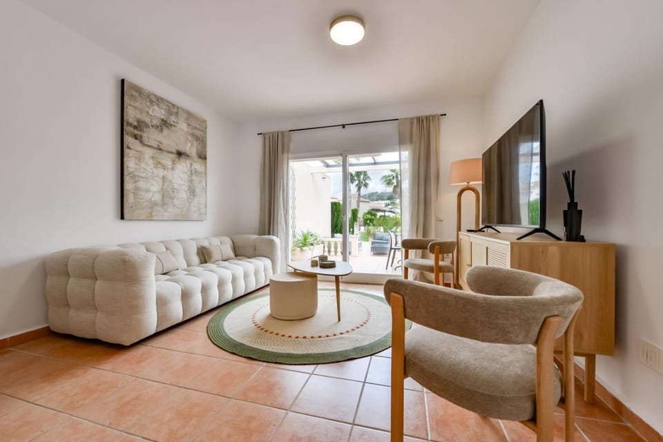 Communal lounge/ TV room, Living room