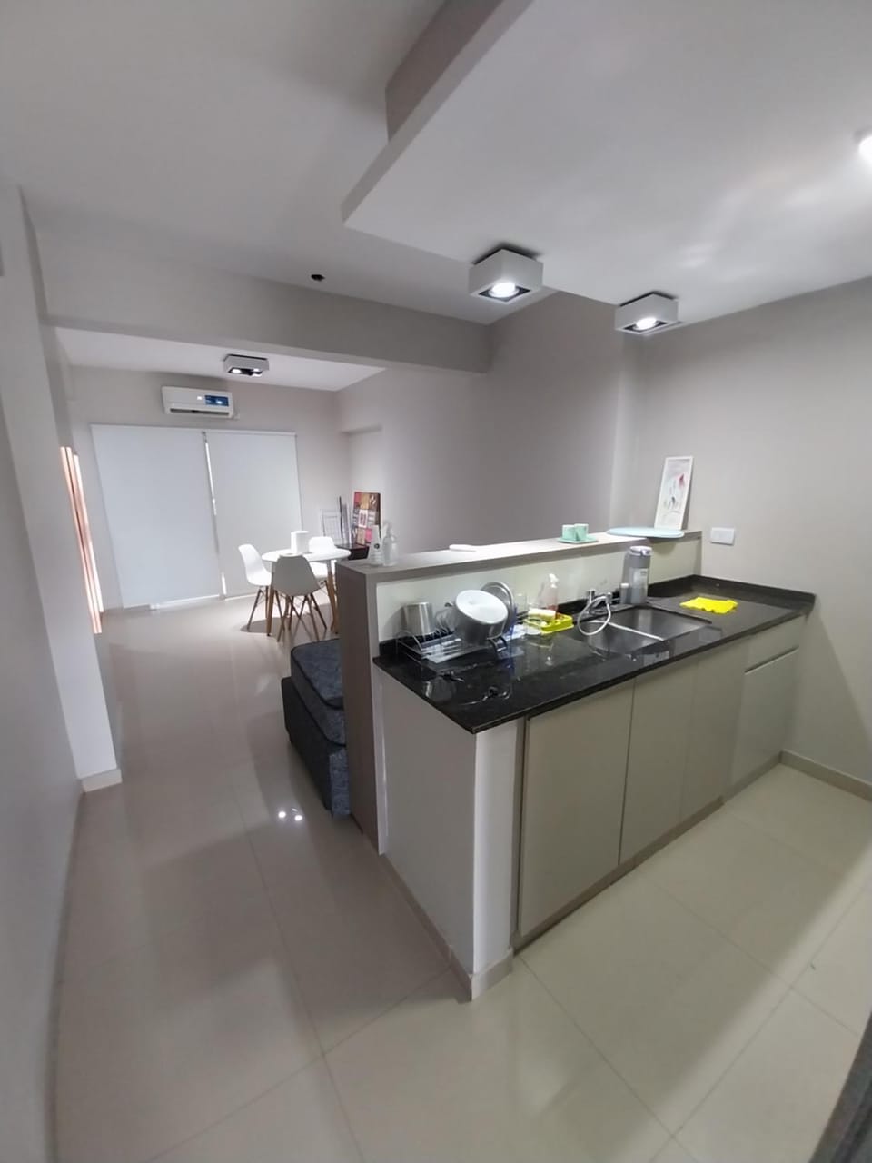 Kitchen or kitchenette, air conditioner