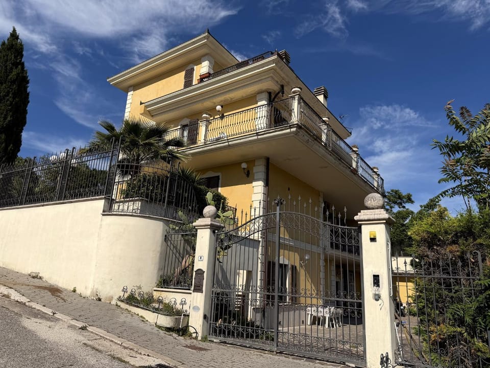 Casa LU' 8 House in San Benedetto del Tronto