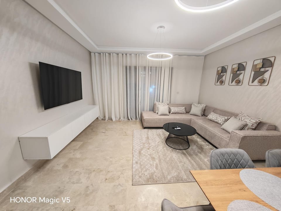 Communal lounge/ TV room, Living room, Seating area
