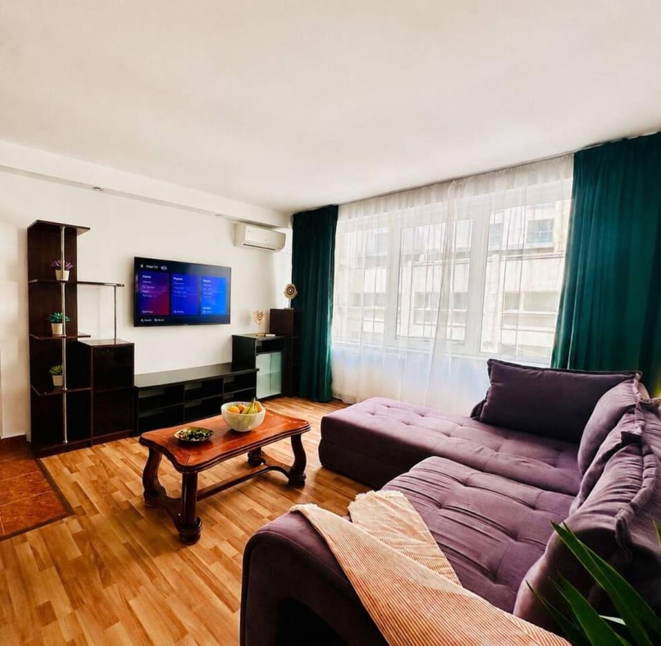 Living room, Seating area, Evening entertainment
