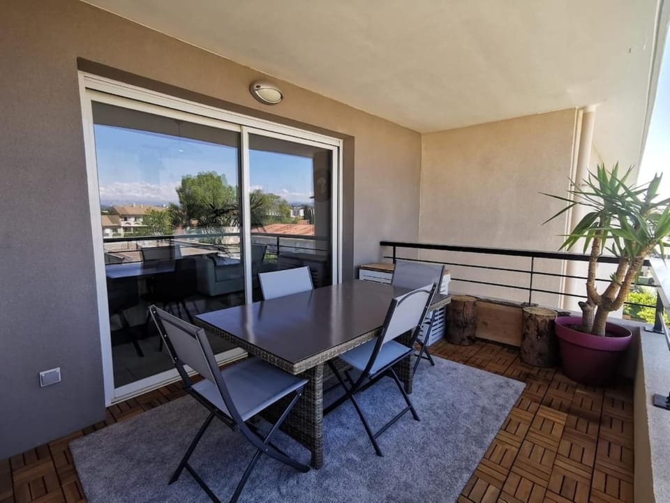 Le California - WiFi - Clim - Proche Mer - Terrasse Apartment in Fréjus