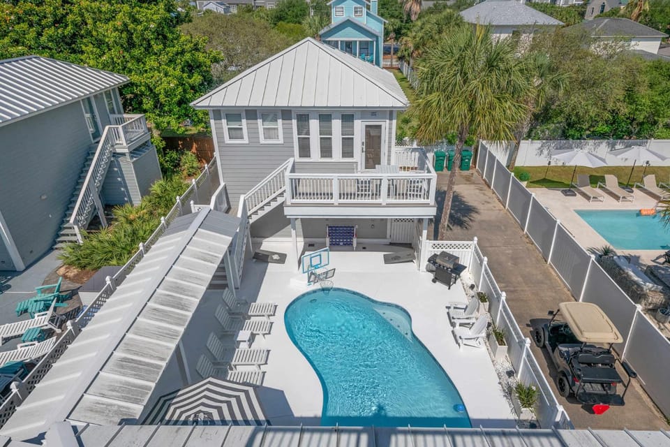 Salt & Sol Free Golf Cart Pool Heat Deals House in Destin
