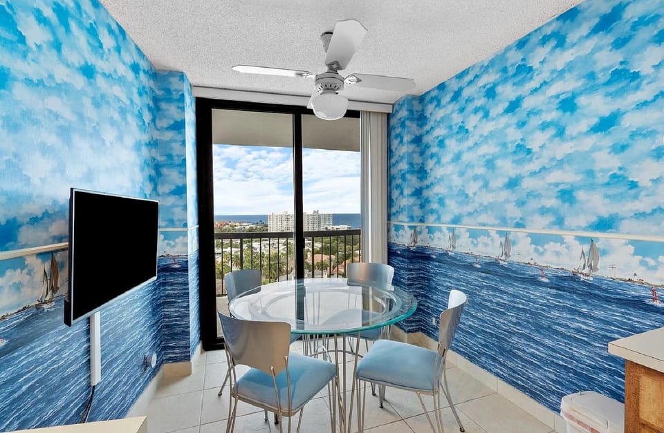 TV and multimedia, Seating area, Dining area