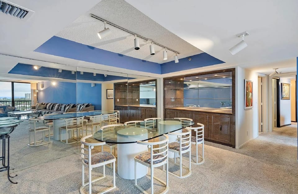 Living room, Dining area