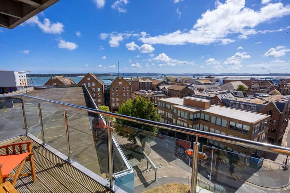 Brownsea View - Balcony with views over Poole Harbour Apartment in Poole