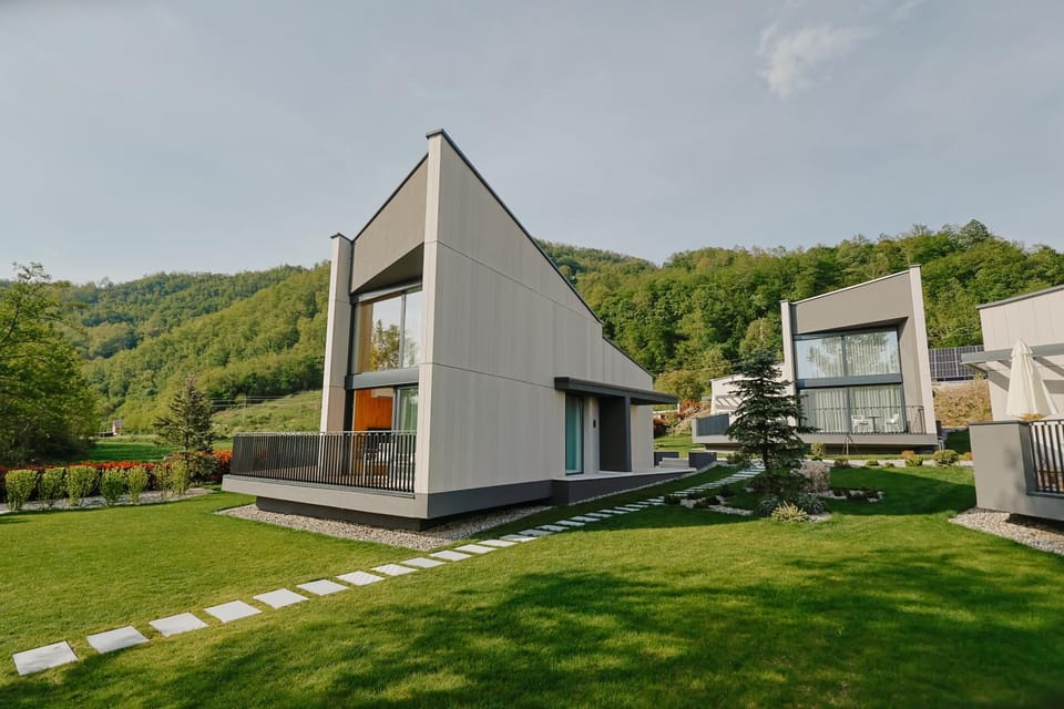 Property building, Spring, Day, Natural landscape, Garden, Garden view